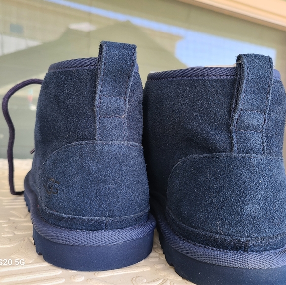 UGG Boots - Picture 2 of 6